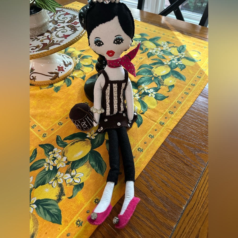Henri Bendel Girls Limited Edition Collectible Doll Haley Bendel Girl with Tag